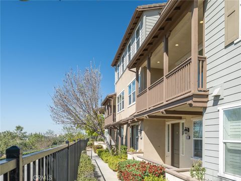 Photo of 900 N Primrose Ln Ln #E, Azusa, CA 91702 (MLS # TR26086550)