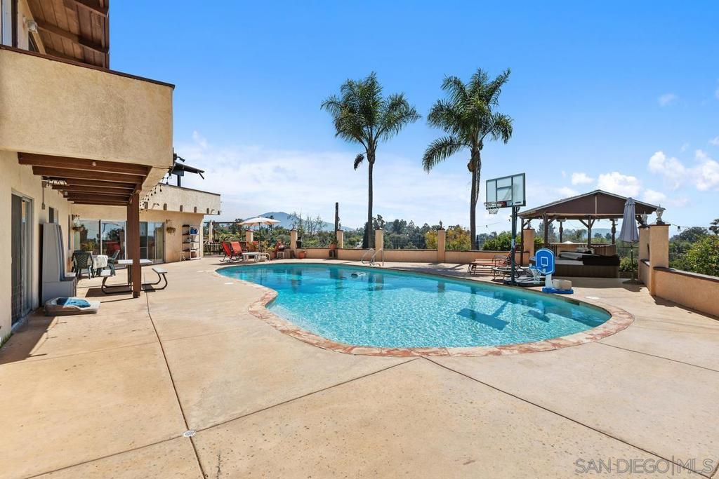 4816 Redondo Dr