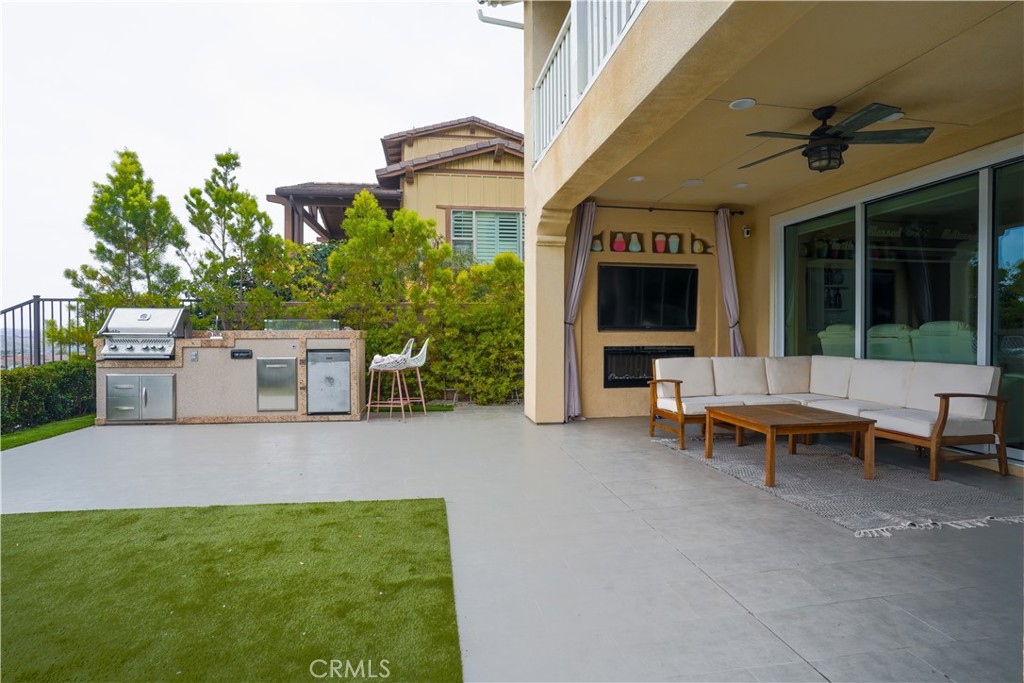 7 Paladino Court