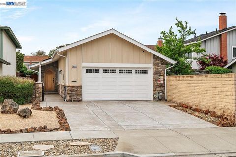 Photo of 36103 Chelsea Dr Dr, Newark, CA 94560 (MLS # 41129352)