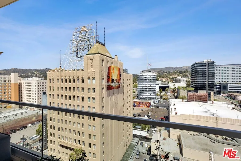 Los Angeles, California 90028, United States, 3 Bedrooms Bedrooms, ,4 BathroomsBathrooms,Residential,Active,71306