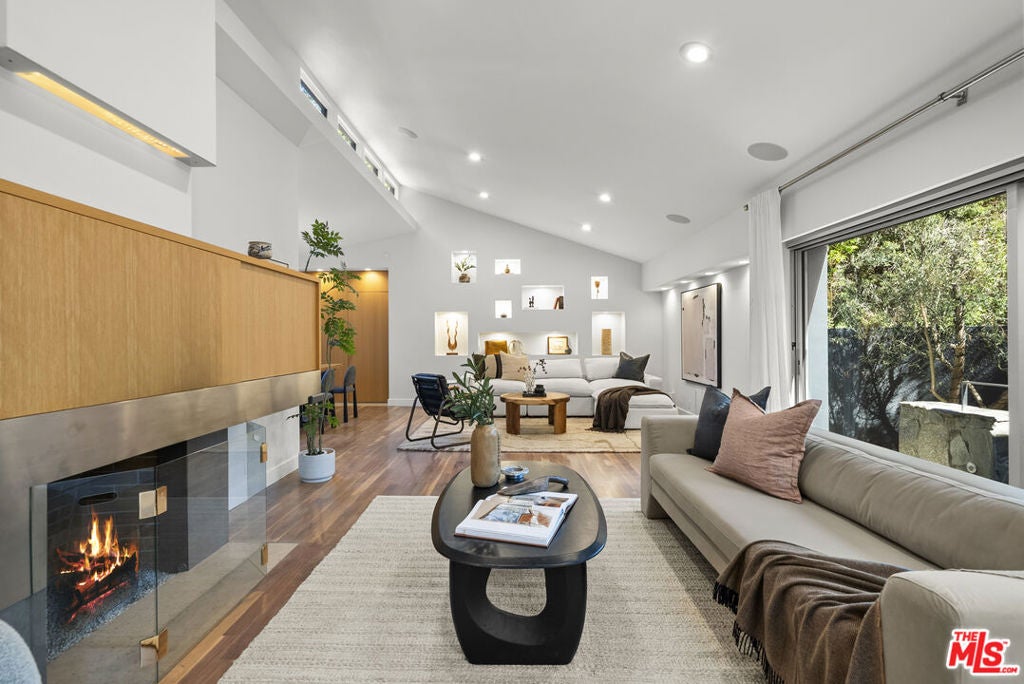 3239 Ledgewood Drive