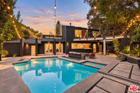 Photo of 3239 Ledgewood Drive, Los Angeles, CA 90068 (MLS # 26101607)