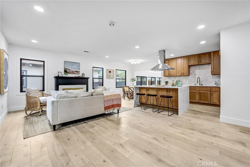 57 S Grand Oaks Avenue