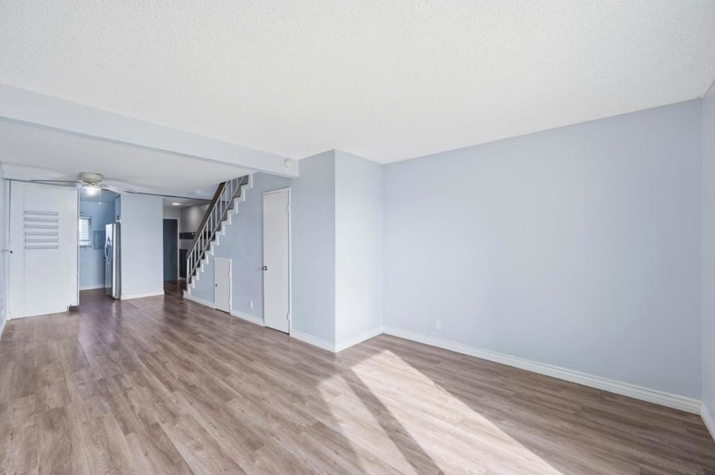 267 S Ventura Road 280