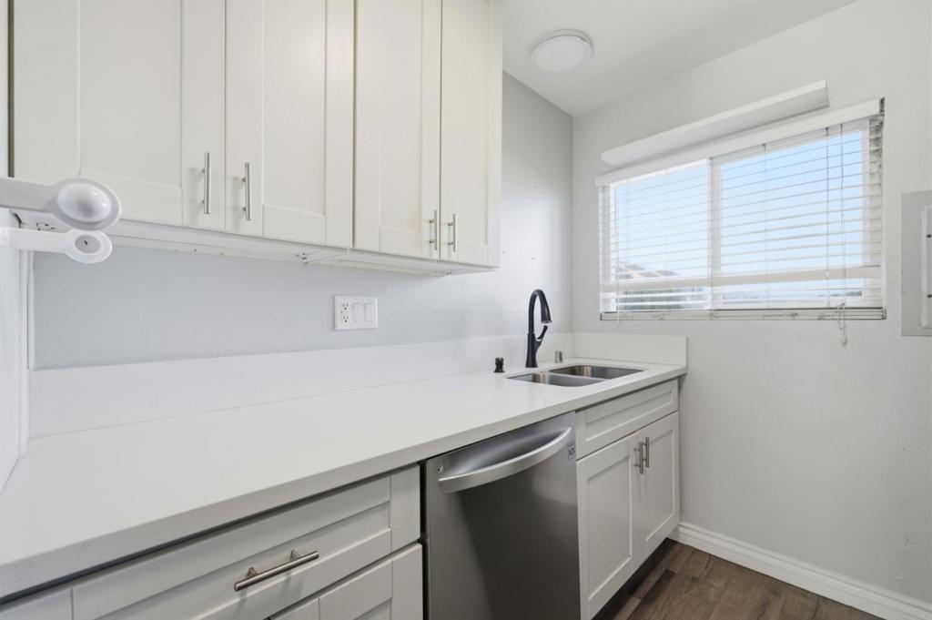 267 S Ventura Road 280