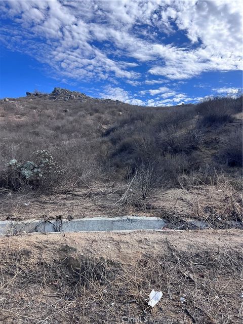 Photo of 17401 La Sierra, Riverside, CA 92503 (MLS # SB25246071) Photo of 17401 La Sierra, Riverside, CA 92503 (MLS # SB25246071)