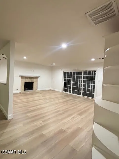 Thousand Oaks, California 91360, United States, 4 Bedrooms Bedrooms, ,2 BathroomsBathrooms,Residential,Pending,249815