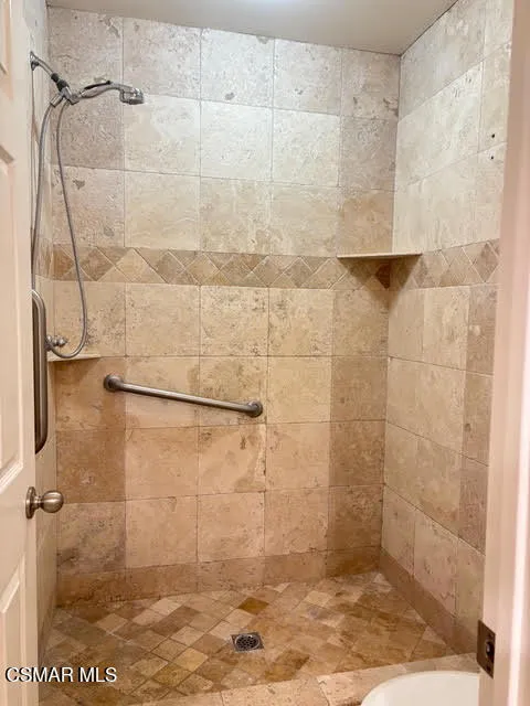 Thousand Oaks, California 91360, United States, 4 Bedrooms Bedrooms, ,2 BathroomsBathrooms,Residential,Pending,249815