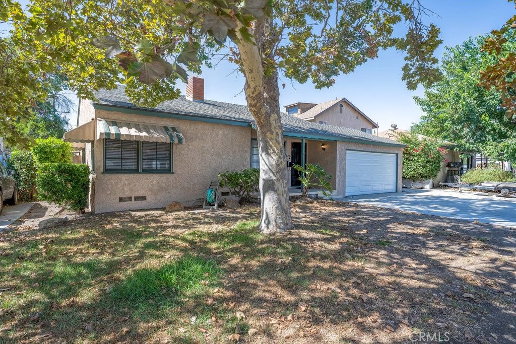 Photo of 6263 Lemona Avenue, Van Nuys, CA 91411 (MLS # SR25227517)