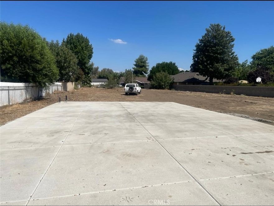 Flat lot for sale located on a Cul-de-sac St. This is a fantastic opportunity to build your dream home on this spacious 23,958 Square feet parcel in a quiet neighborhood surrounded by beautiful homes and mountains. Enjoy recreational activities like Jet skiing, fishing, swimming, recreational parks and exploring the nearby local food and shopping center. Buyers have to do their due diligence & satisfy themselves by checking with the city & county to verify all building requirements with the planning department.