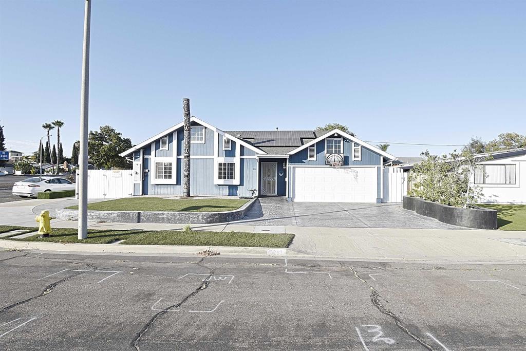 HARD TO FIND SINGLE STORY 4 BEDROOM AMAZING OPEN FLOOR PLAN ON CORNER LOT, WITH RV PARKING, 8 YEAR OLD FULLY PAID 6.6KW SOLAR, 10+ FT CEILINGS, ROUNDED ARCHWAYS IN HALLWAYS, SALT WATER POOL, WATER FALLS, PEBBLE, SURFACE, BAJA BENCH AND JACUZZI! HOME FEATURES LARGE MASTER BEDROOM WITH WALK-IN CLOSET, GIANT 26X20 LIVING ROOM WITH VAULTED CEILINGS THAT OPENS INTO THE KITCHEN/ DINING ROOM, HIGHLY RATED SCHOOLS, OPTIONAL 4TH BEDROOM/ FAMILY ROOM DEPENDING ON YOUR NEEDS AND MUCH MORE!