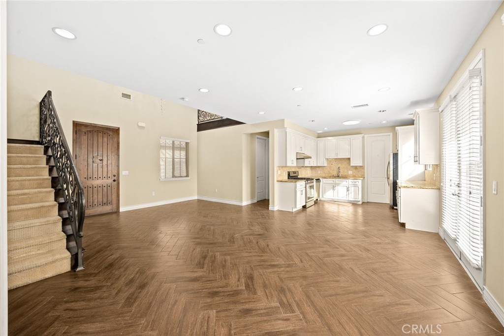 Properties 3 516 W Bencamp Street C