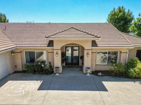 Photo of 40487 Rock Mountain Drive, Fallbrook, CA 92028 (MLS # NDP2508944)