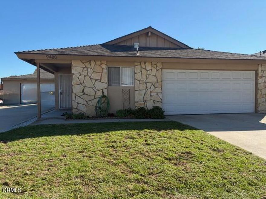 Welcome to this charming duplex. Just steps away from Hobart Park. Located in the East End of Ventura.This home features 2 bedrooms and 2 bathrooms. Laminate flooring throught the house. Kitchen has plenty of storage.  Attached 2 car garage.