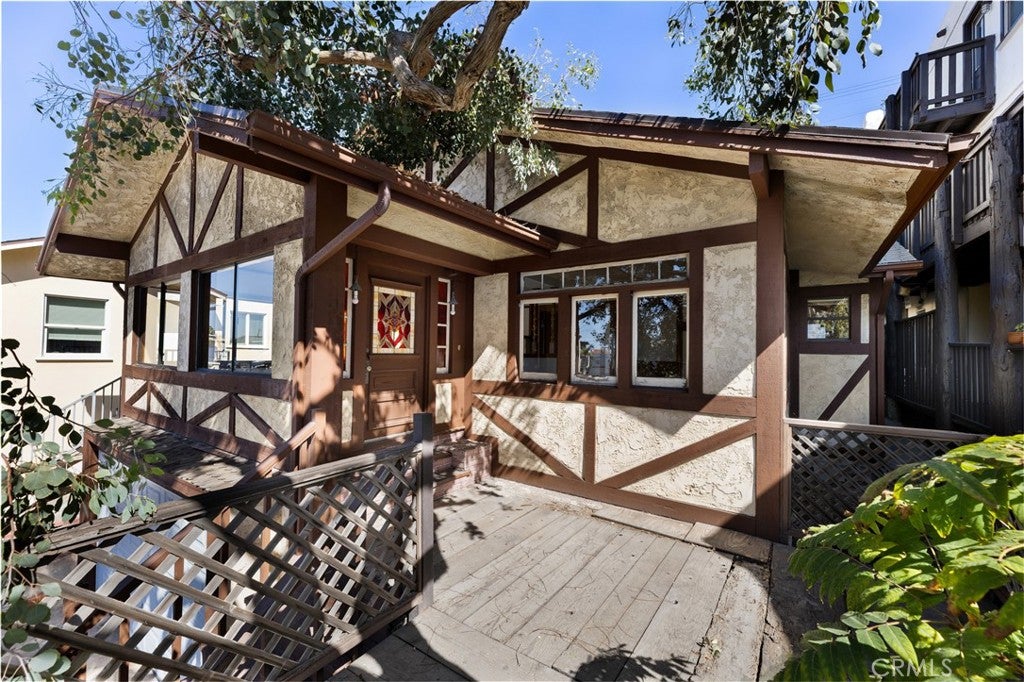 1920 Hermosa Avenue