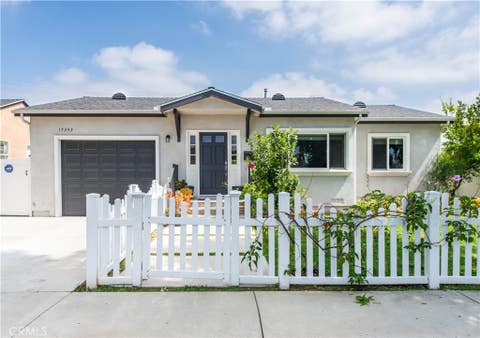 Photo of 17343 Martha Street, Encino, CA 91316 (MLS # SR26177214)