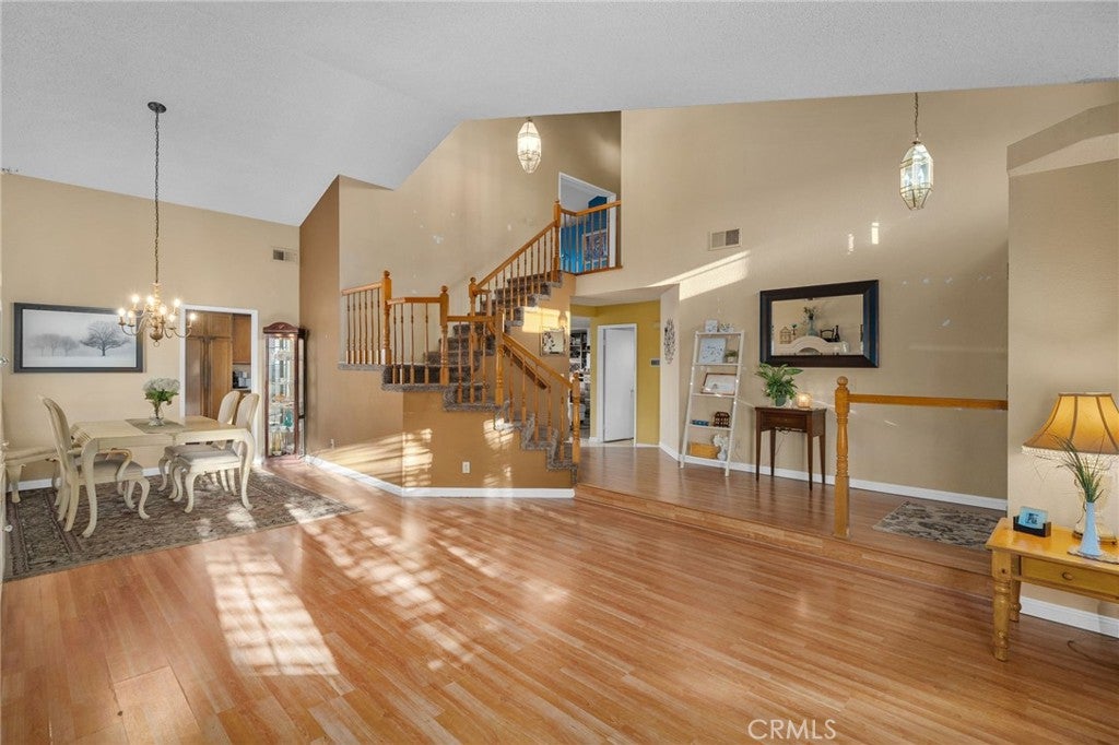 16584 Creekside