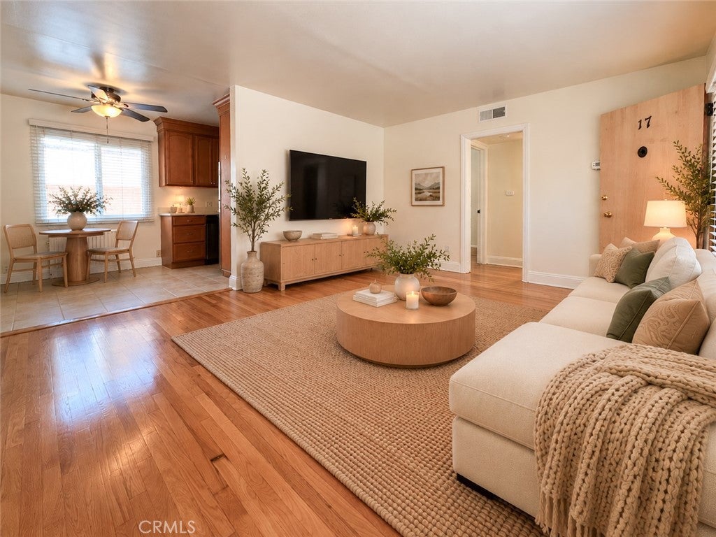 1023 E 1st 17