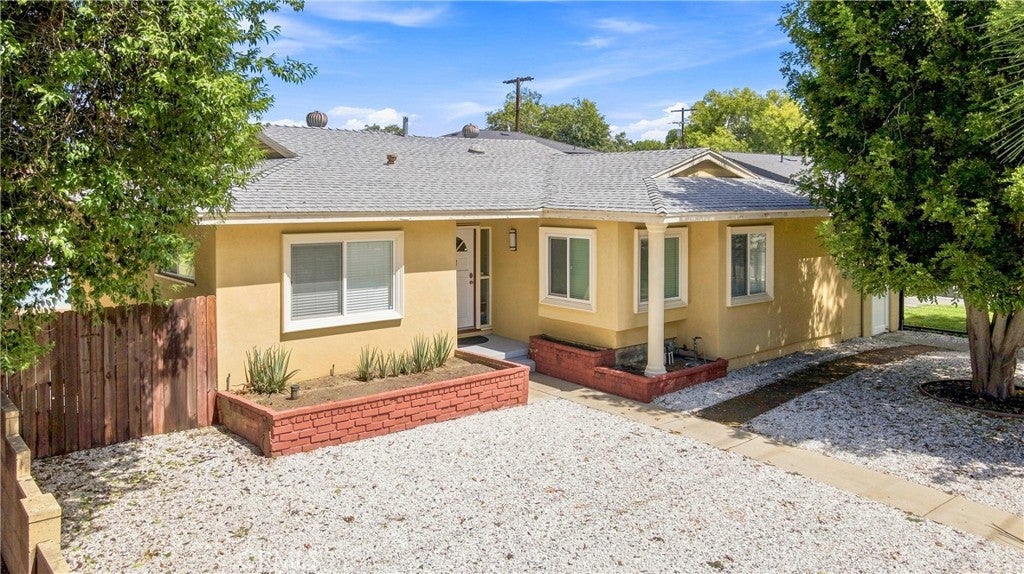 16249 Chatsworth ST, Granada Hills CA 91344