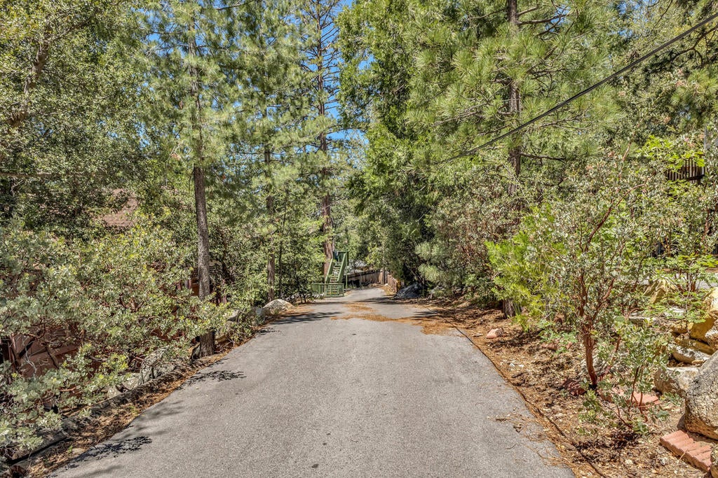 25595 Glen Road
