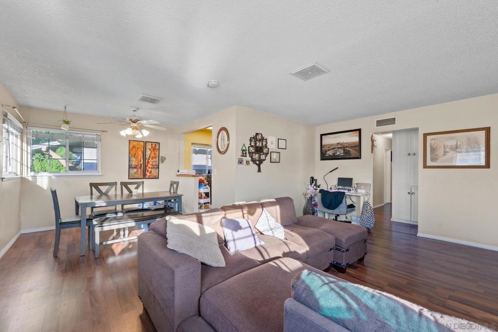 1127 Ave J9 W