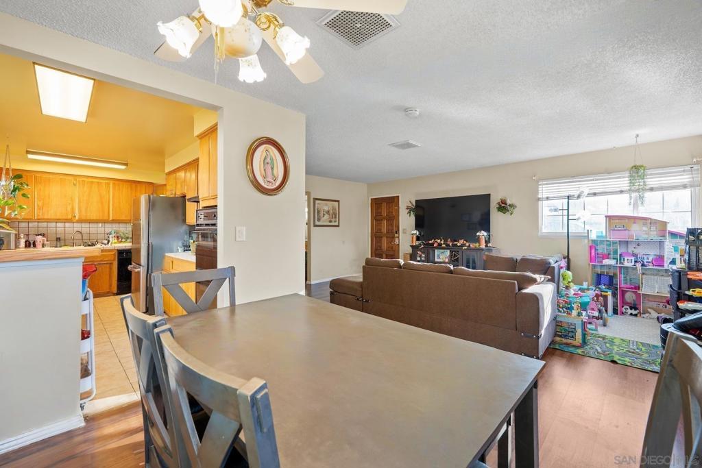 1127 Ave J9 W