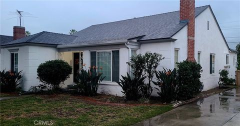 Photo of 3871 Grayburn Avenue, Los Angeles, CA 90008 (MLS # SR25190396)