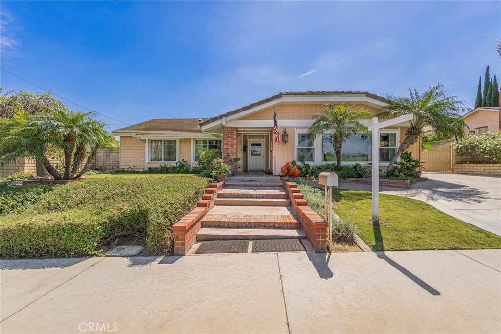 15318 Los Altos Drive