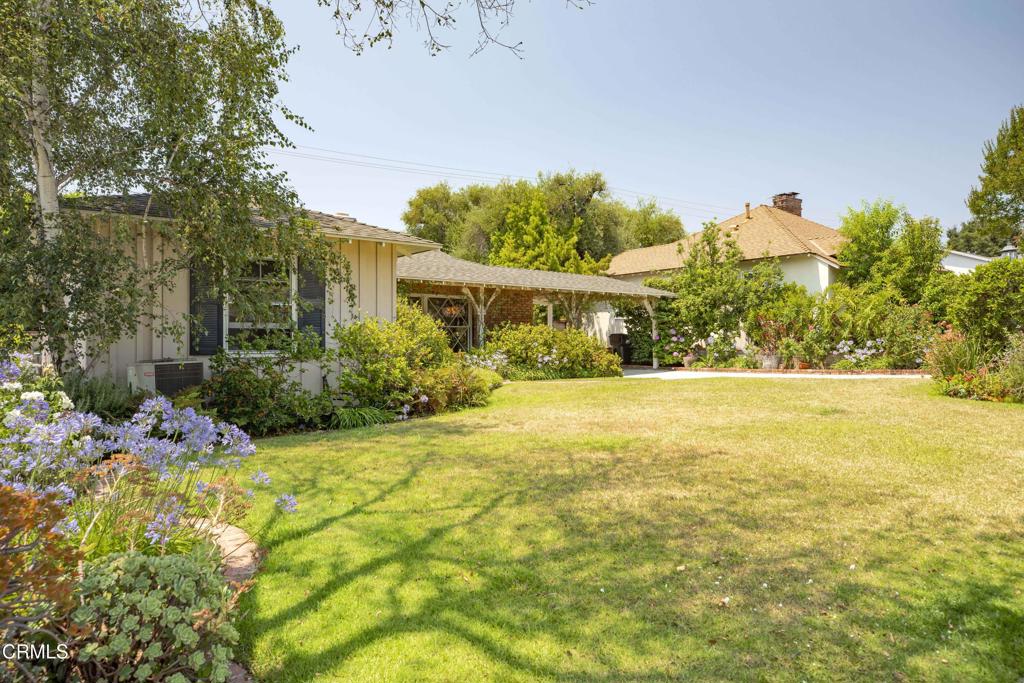 Beautiful Traditional on a peaceful cul-de-sac near Paradise Canyon Elementary. The updated house features 3 bedrooms and 2 bathrooms, including a spacious primary suite. The public areas flow seamlessly from room to room. Lovely kitchen overlooks the family room and back patio. A detached guest suite is next to the garage. Mature landscaping highlights the front and back yards. Laundry room, hardwood floors, 2 fireplaces and abundant storage. Close to everything that La Canada Flintridge has to offer!