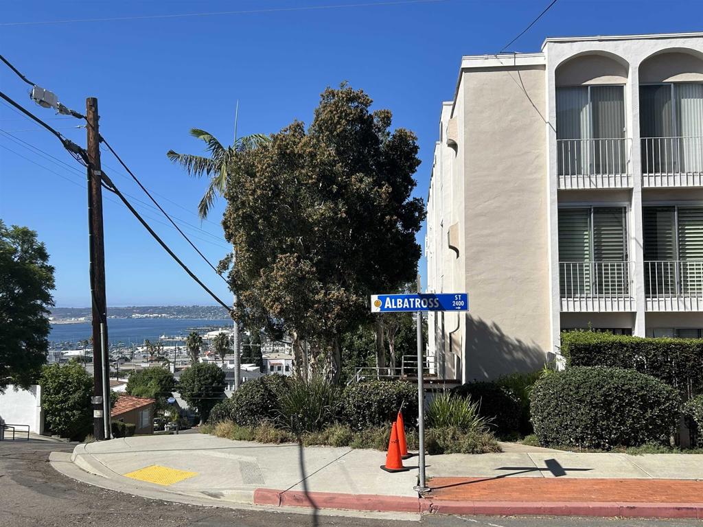 2410 Albatross St 9