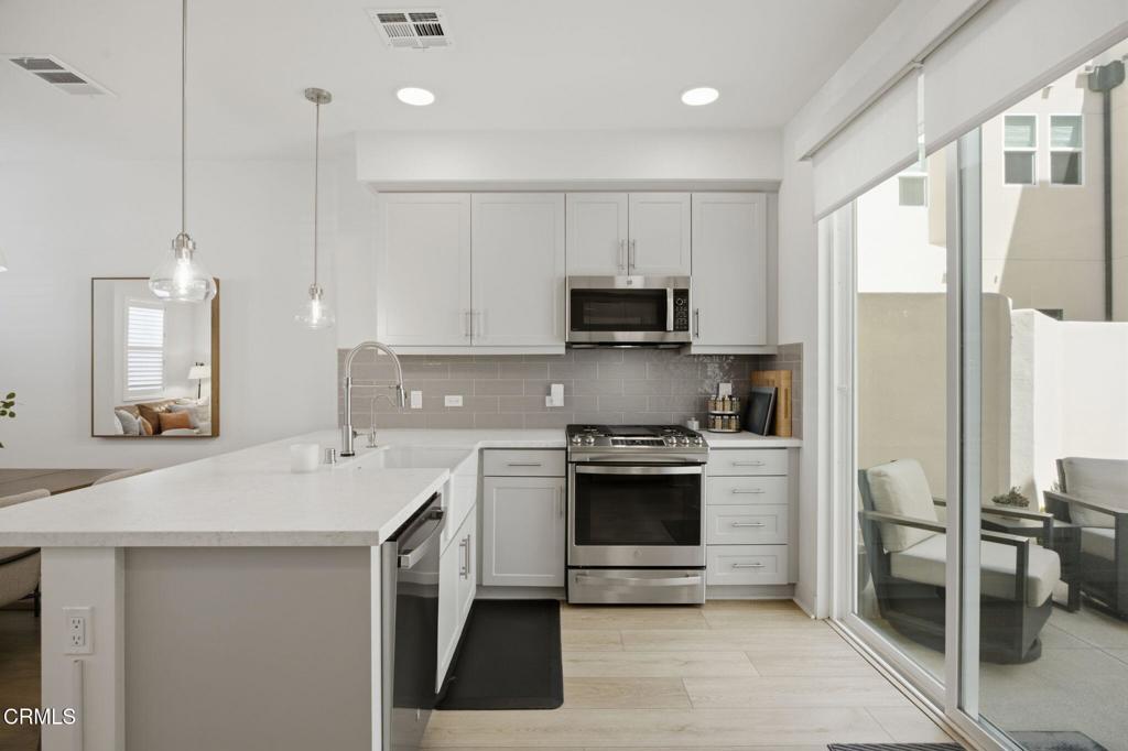 1230 E Thompson Boulevard 103