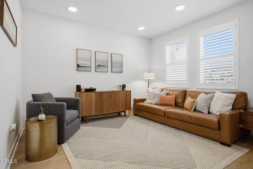1230 E Thompson Boulevard 103