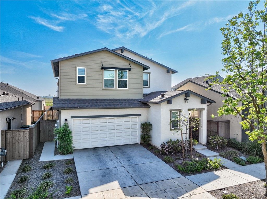 Photo of 824 Katelyn Avenue, Madera, CA 93636 (MLS # FR26066977)