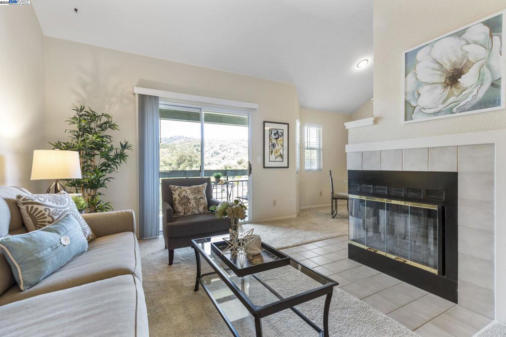 CANYON MEADOWS - Residential