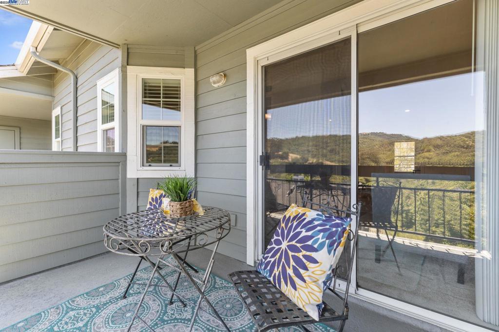 CANYON MEADOWS - Residential