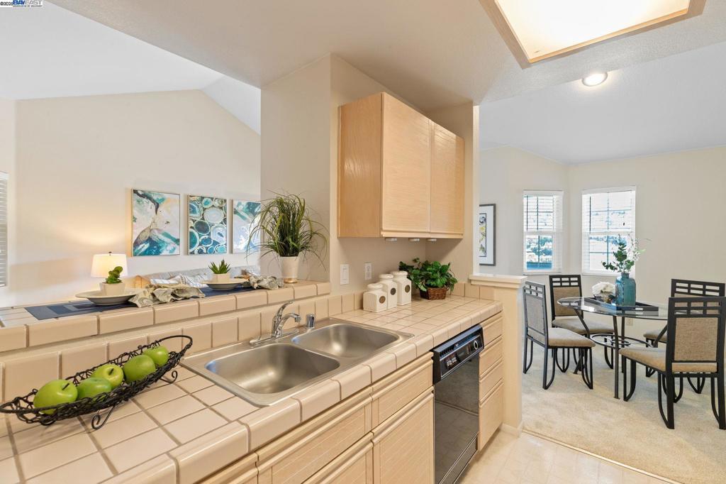 CANYON MEADOWS - Residential