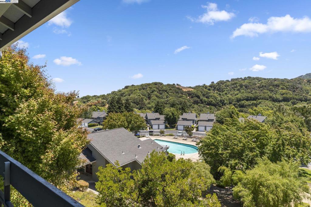 CANYON MEADOWS - Residential