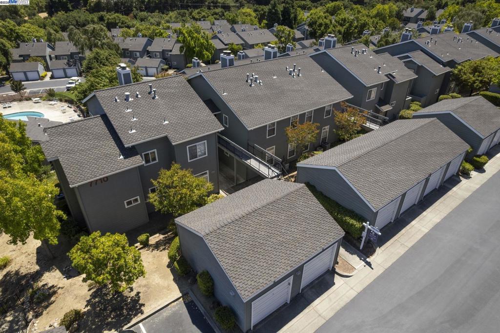 CANYON MEADOWS - Residential