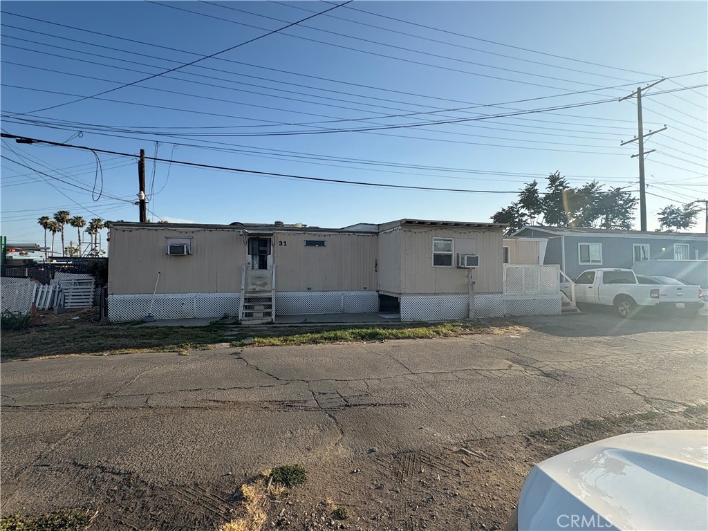 Calling all handymen, DIY enthusiasts, and investors! This compact mobile home offers the perfect blank canvas for your next renovation project. Located in a quiet community and priced to sell, this property needs some TLC but has great bones and big potential.