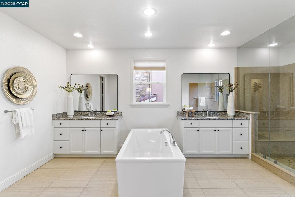 GALE RANCH - Residential