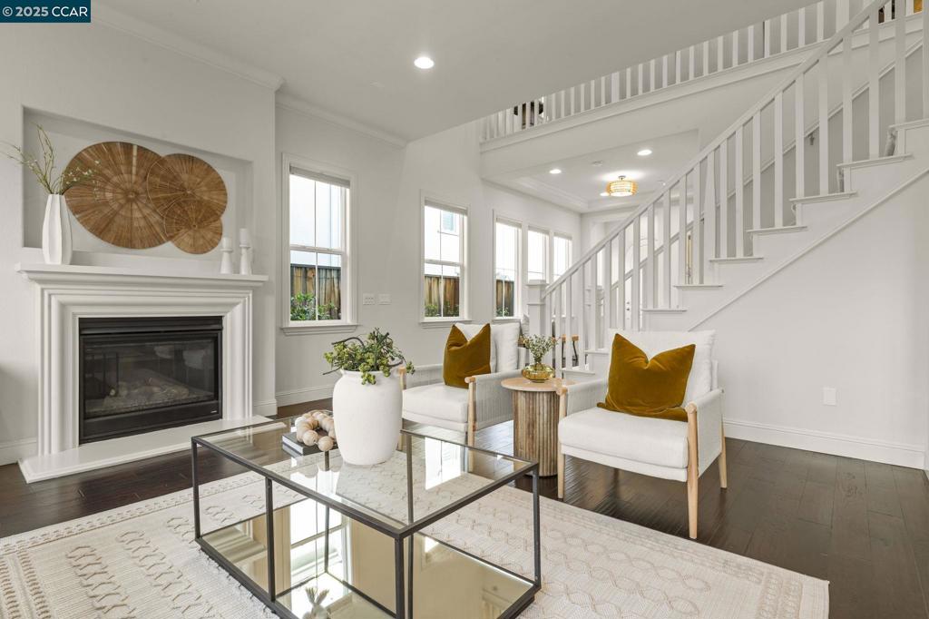 GALE RANCH - Residential