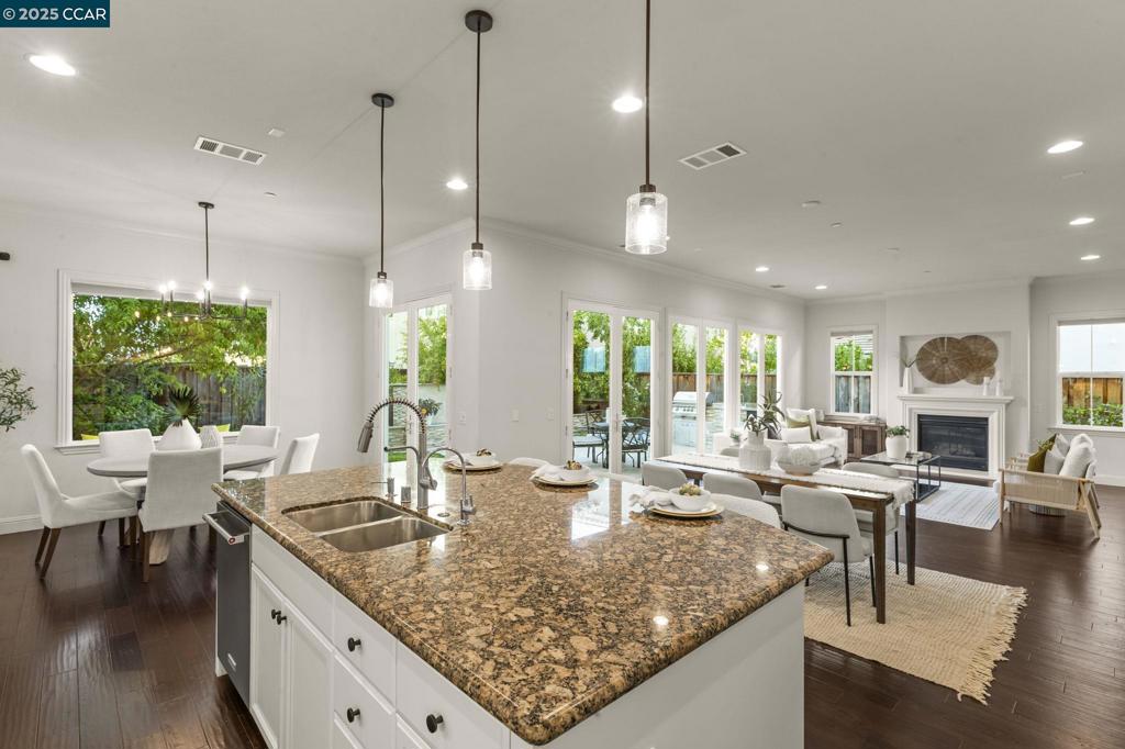 GALE RANCH - Residential