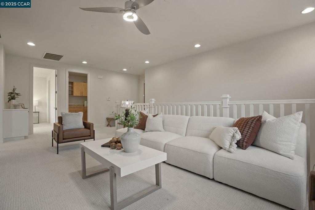 GALE RANCH - Residential