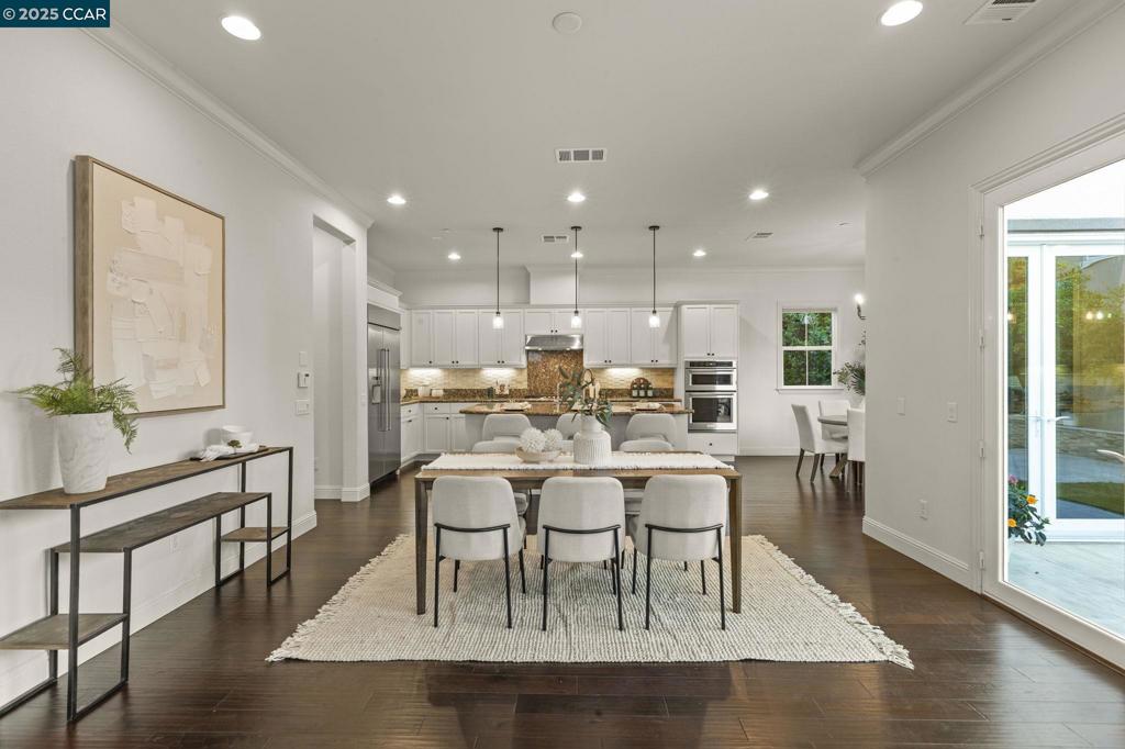 GALE RANCH - Residential