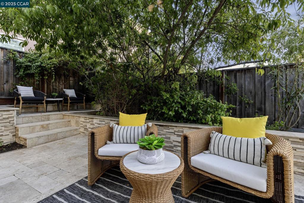 GALE RANCH - Residential