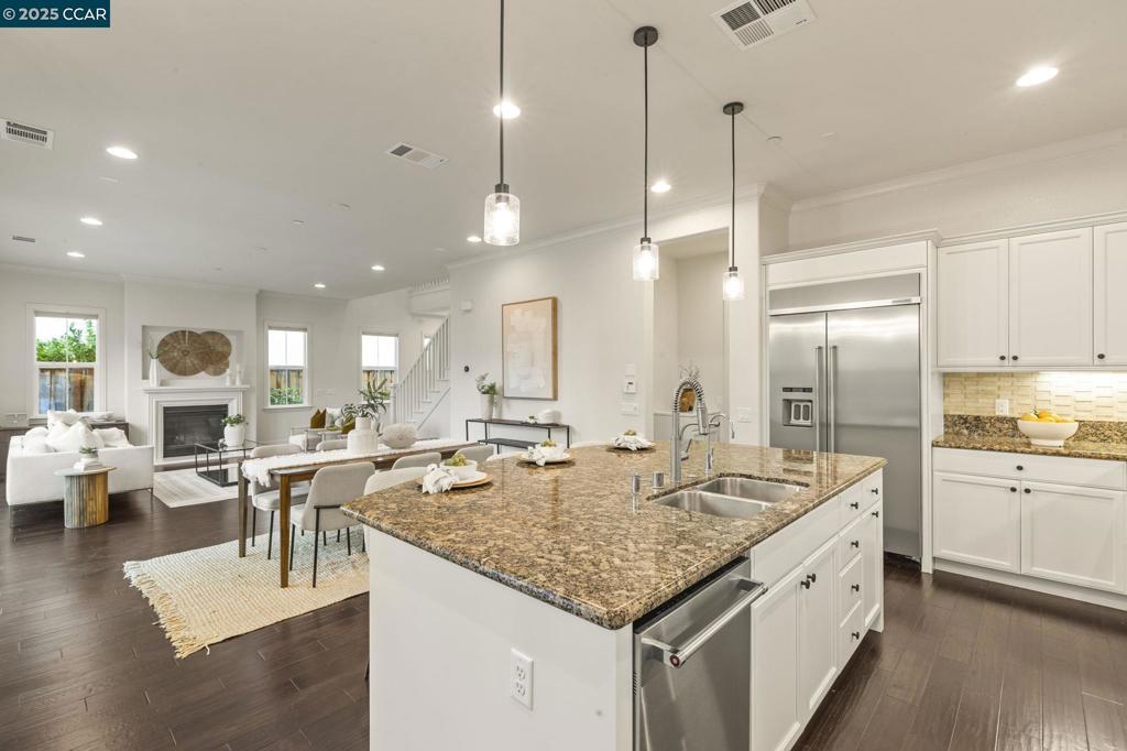 GALE RANCH - Residential