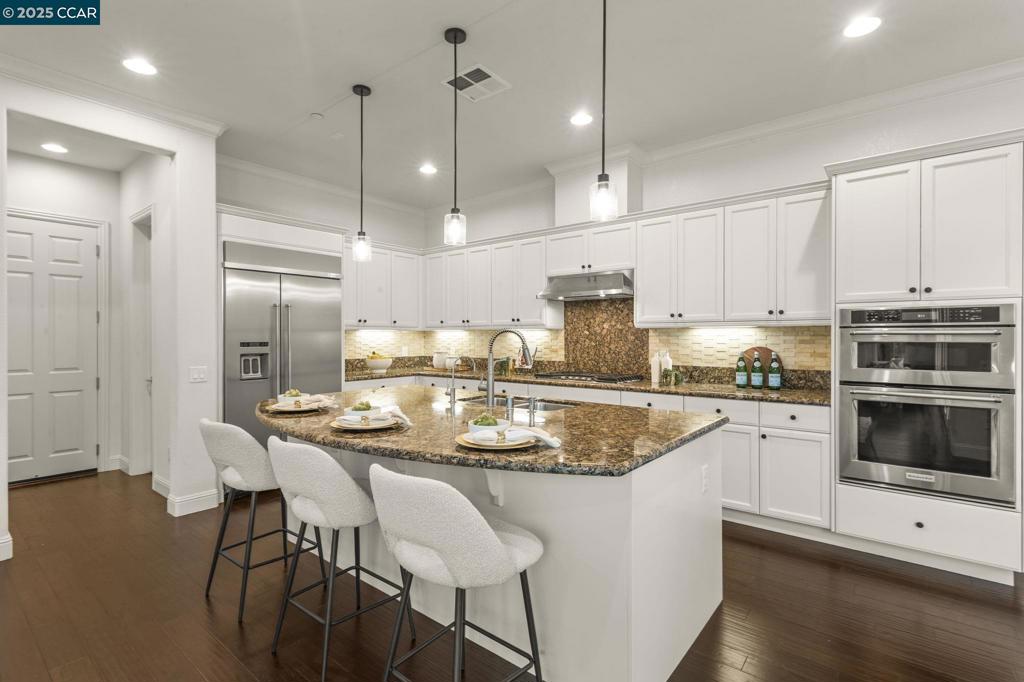 GALE RANCH - Residential