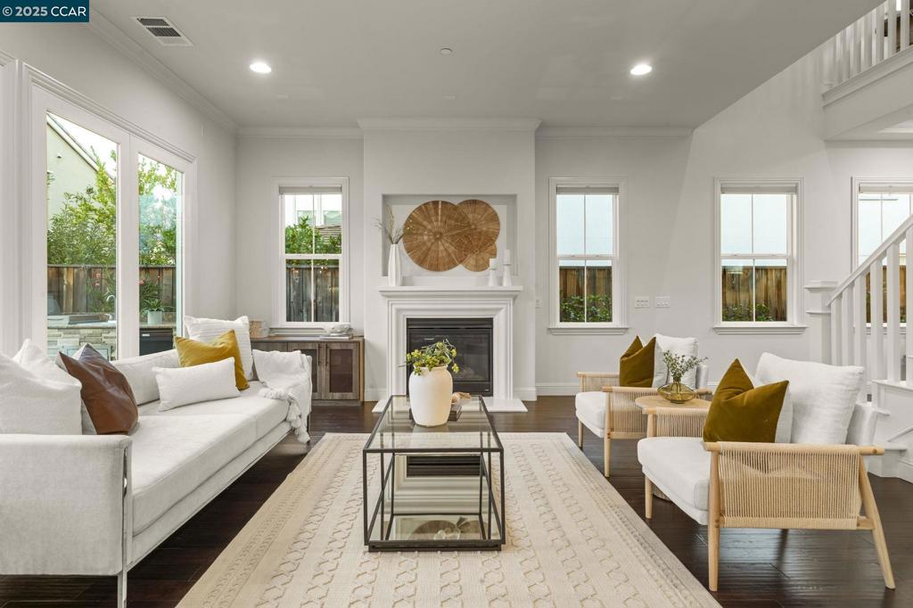 GALE RANCH - Residential
