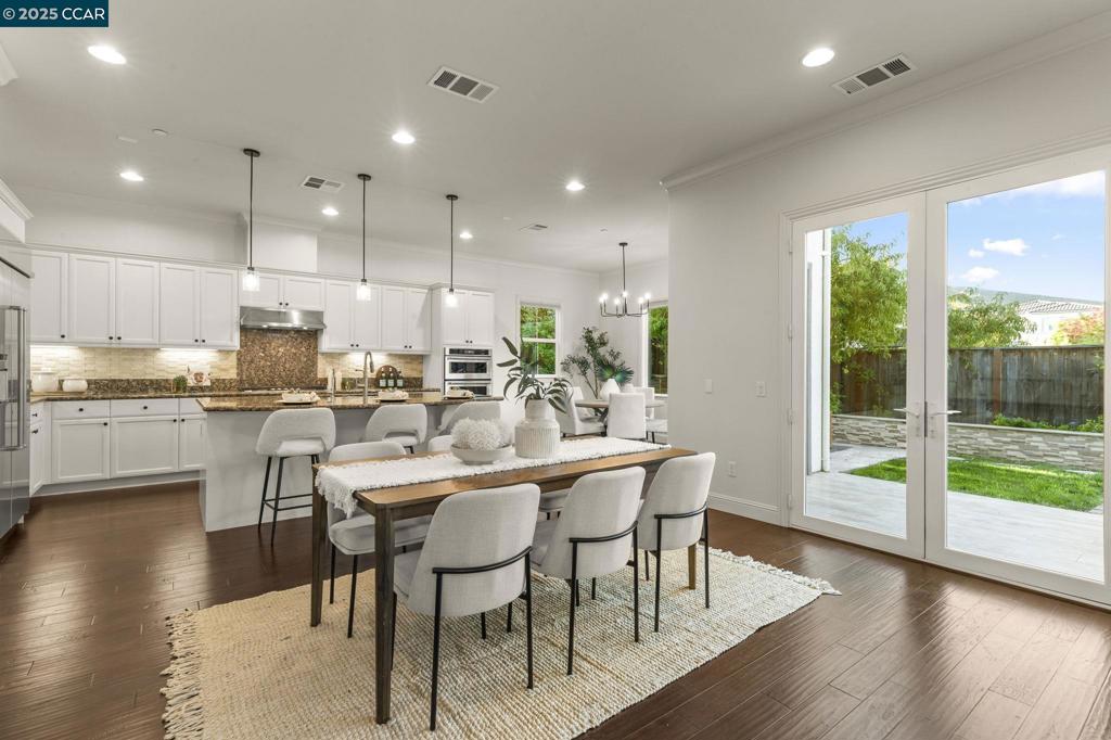 GALE RANCH - Residential